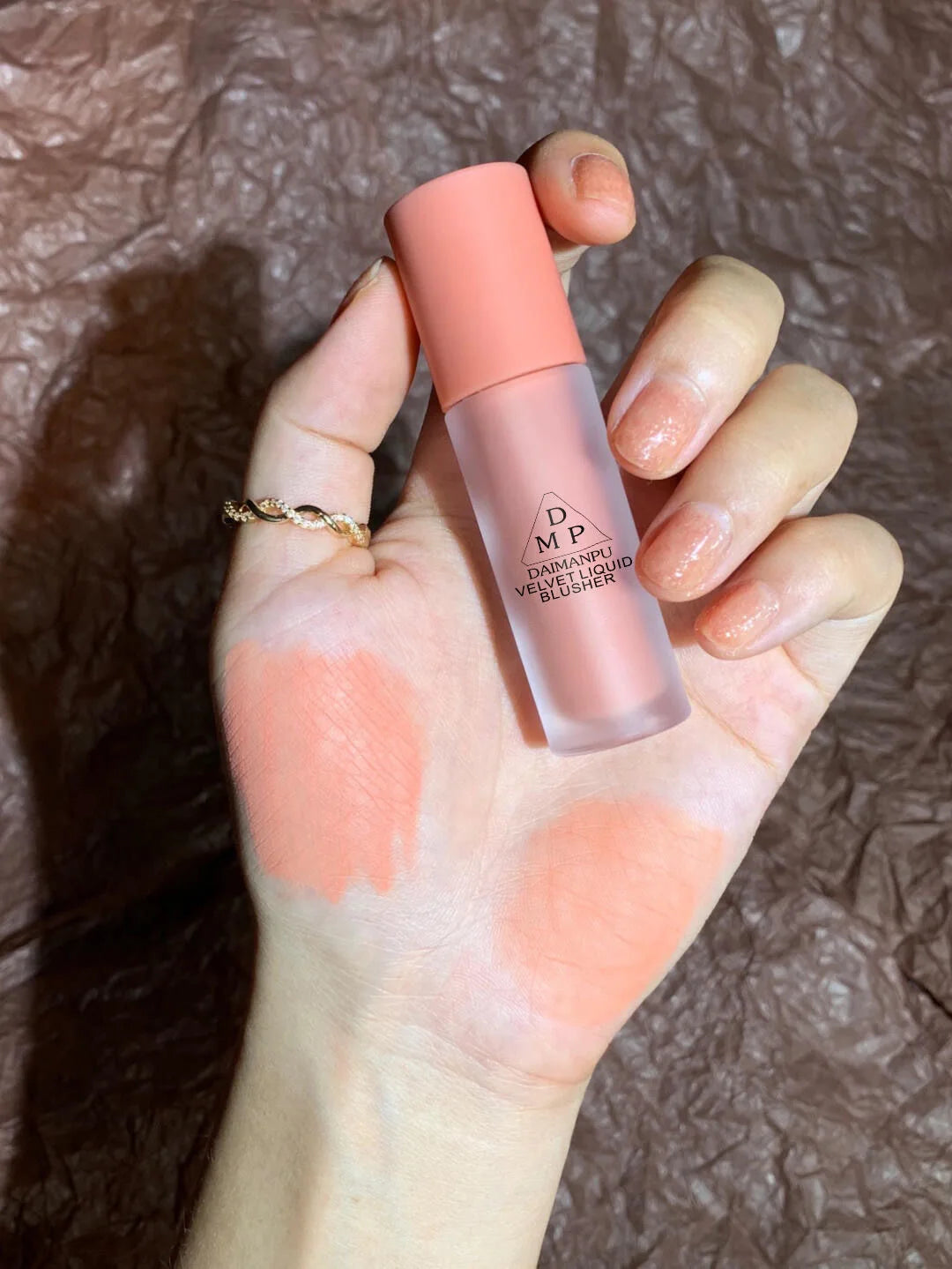 "Peach Cream Blush & Eyeshadow: Smooth Liquid Tint for Brightening Makeup and Face Contour"



"Peach Cream Blush & Eyeshadow: Smooth Liquid Tint for Brightening Makeup and Face Contour"